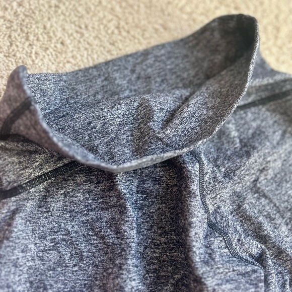 Lululemon grey and white leggings - Picture 6 of 6